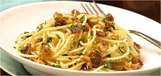 Neapolitan Spaghetti with Walnuts, Garlic and Raisins