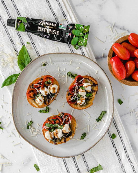 Caprese Pesto Crostini
